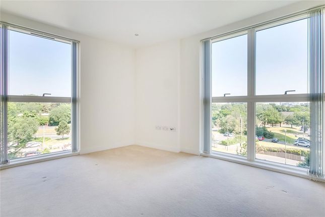 6, Hyperion Tower, Brentford photo 4