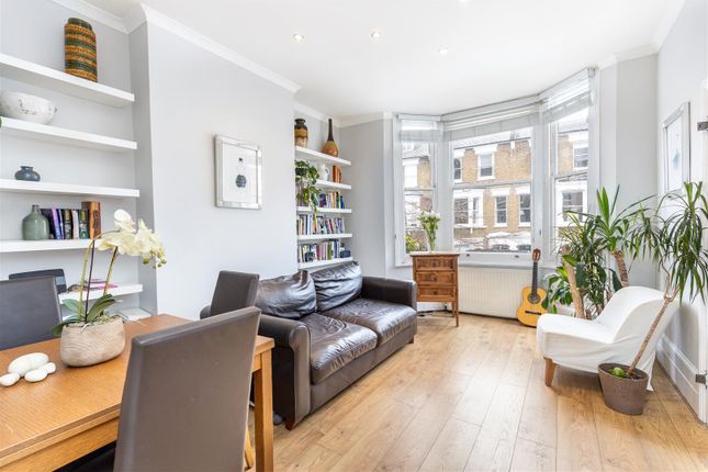 Thumbnail Flat for sale in Courthope Road, London