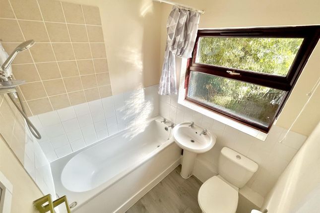Bathroom.Jpeg