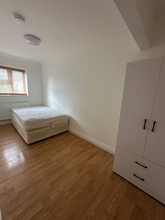 20 Albert Gardens, Luton photo 4