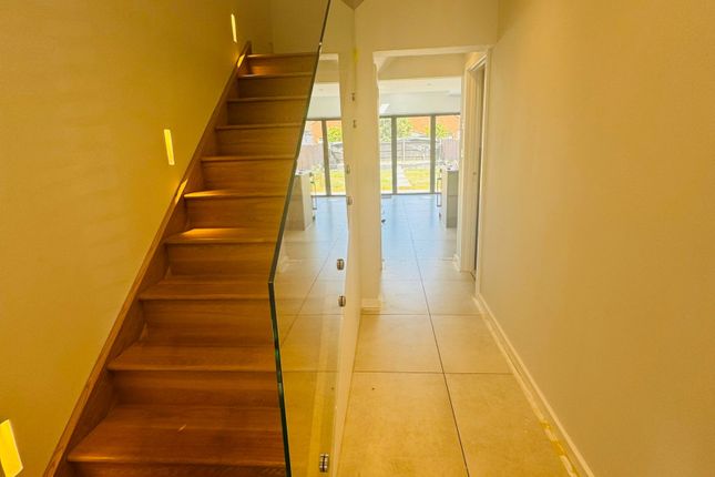 4 St Martins Road, West Drayton photo 4