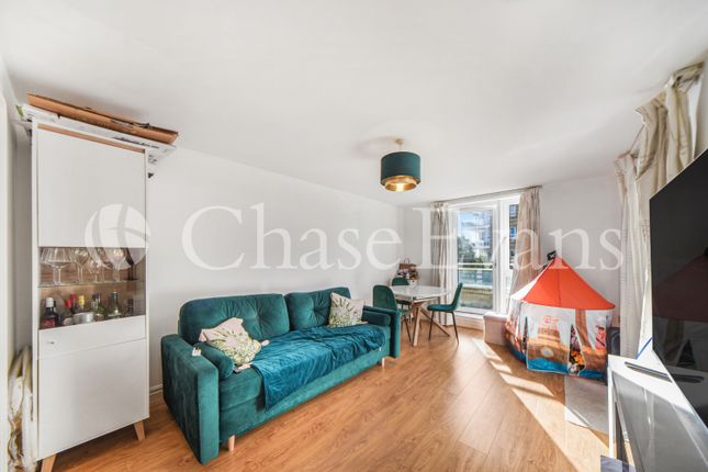 Flat for sale in St Davids Square, Isle Of Dogs, London
