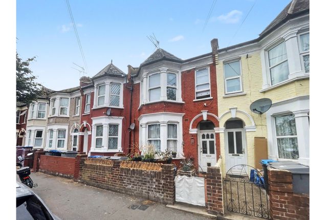 1-bed flat on 16 Flat A, Bertie Road, London, £237,000