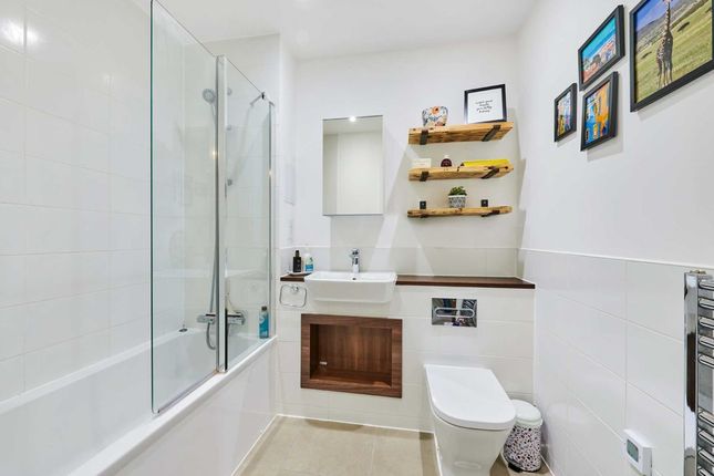 Flat for sale in Osiers Road, London