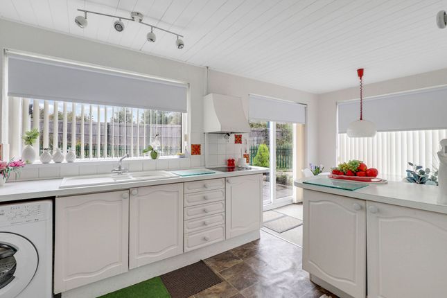 25 Barnfield, Nottingham photo 4
