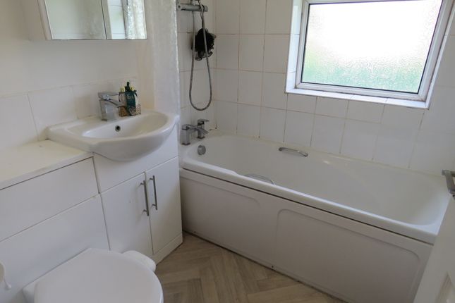 12, Hafren Close, Birmingham photo 5