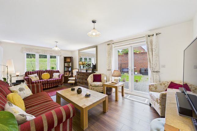103, Shearwater Road, Hemel Hempstead photo 2