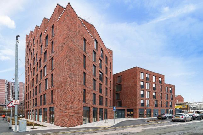 Flat for sale in Whitehall Road, Leeds