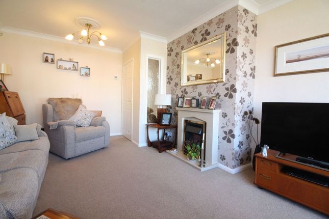 9, Frayne Avenue, Kingswinford photo 4