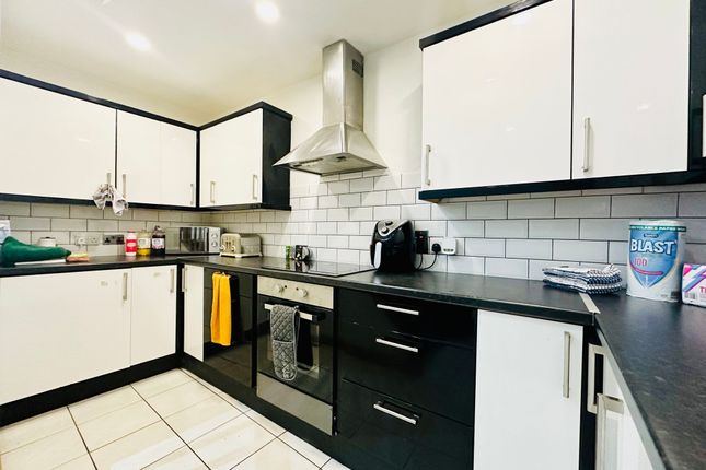 57 Harlaxton Drive, Nottingham photo 2