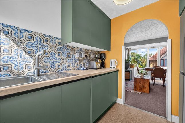 62, Linwood Close, London photo 4