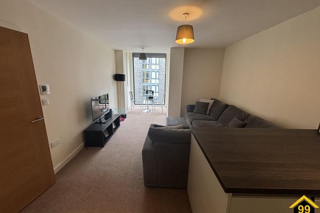 403, Flat, Manchester photo 3