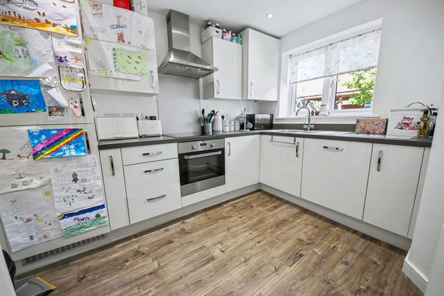 12 Catland Copse, Southampton photo 4