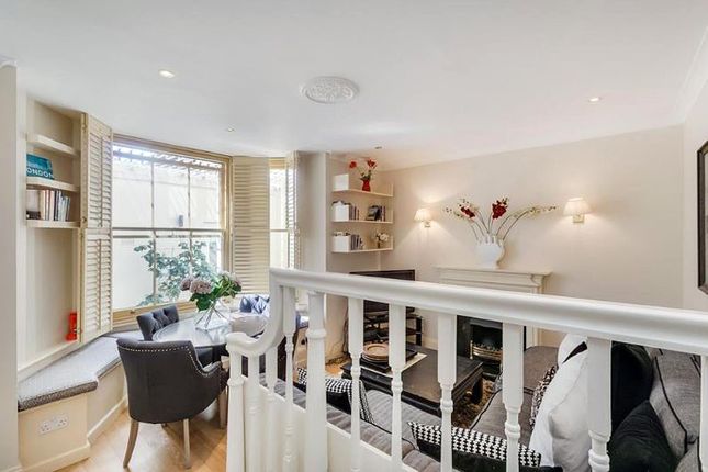 Flat for sale in Queen's Gate Place, London
