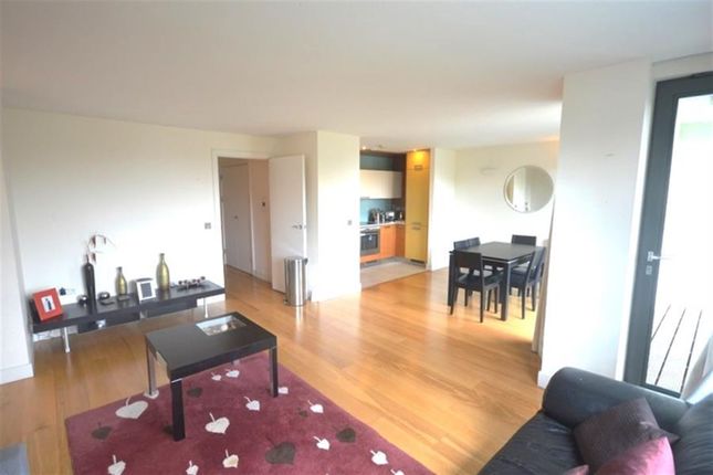 Flat 21, 21 St William's Court, St William's Court, London photo 4