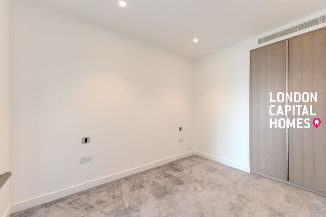 Flat to rent in The Haydon 16 Minories, London