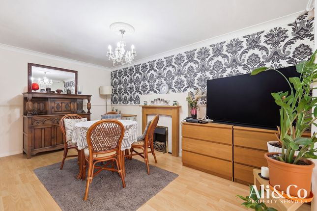 67 Wood Avenue, Purfleet-on-Thames photo 4