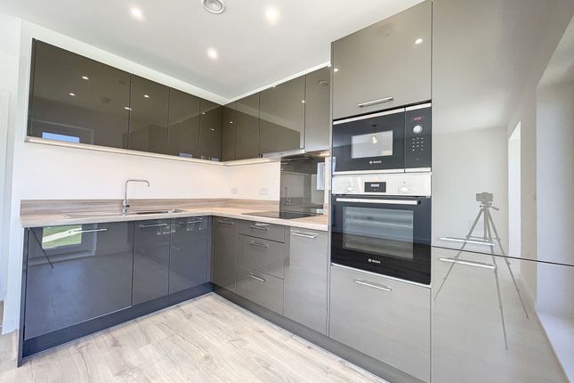 Flat 3, Champion Court, Snodland photo 3