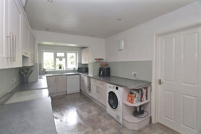 15, Somerset Close, Kingswood, Wotton-under-Edge photo 3