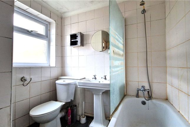 End terrace house for sale in Wortley Road, Croydon