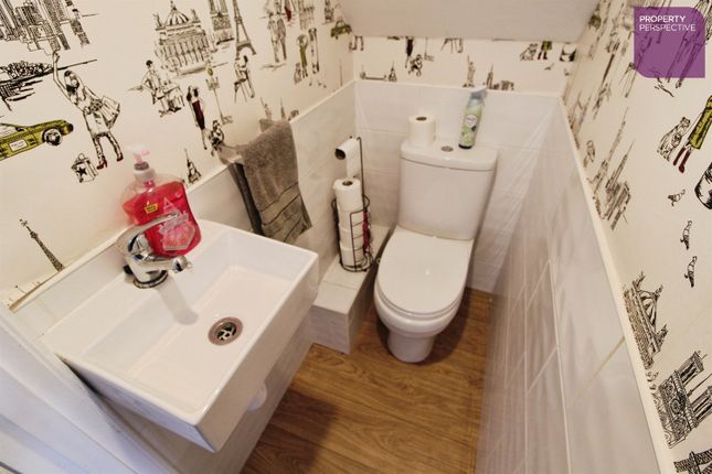 72a, Desborough, Kettering photo 5