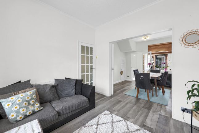 34, Marsden Road, London photo 2