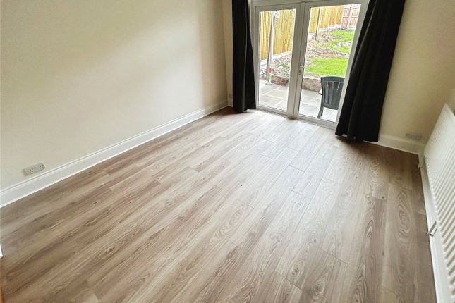22, Queen Isabels Avenue, Coventry photo 3