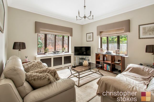 6, Broomer Place, Waltham Cross photo 4