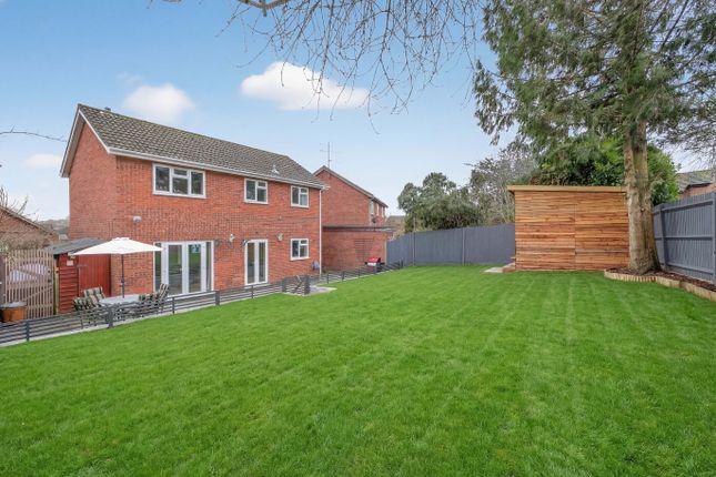 63 Dawlish Close, Stevenage, Hertfordshire photo 3