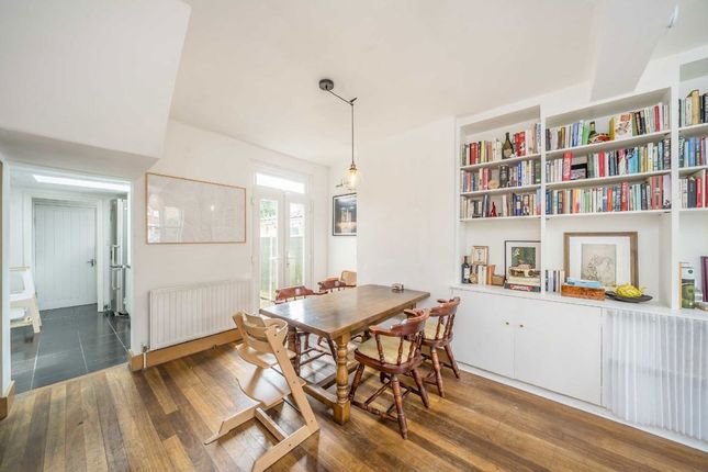 16, Hambro Road, London photo 4