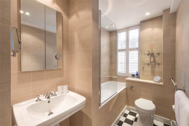 Flat for sale in Cranmer Court, Whiteheads Grove, Chelsea, London