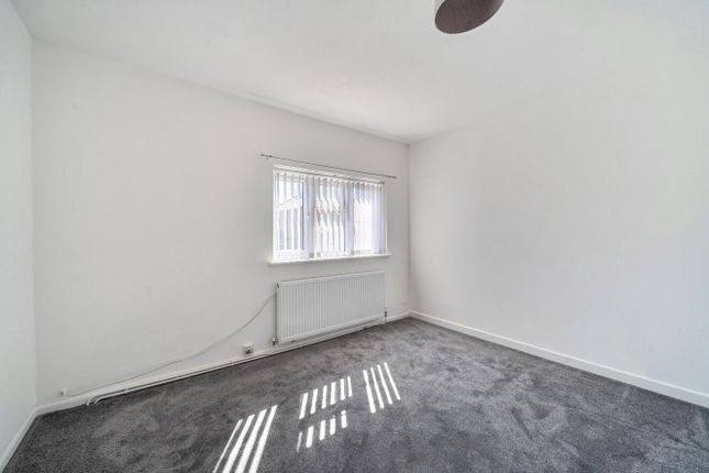 75, Shawfield Road, Aldershot photo 3