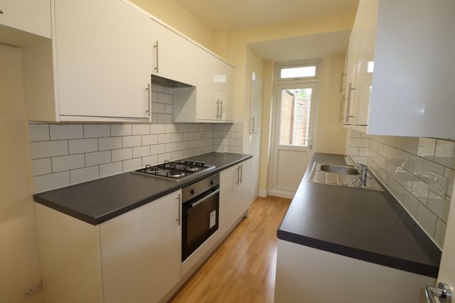 9, Dunkeld Road, London photo 5