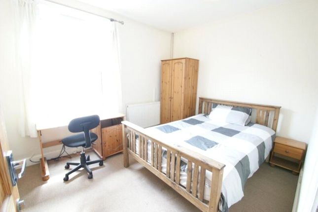 117, Queens Crescent,, London photo 3