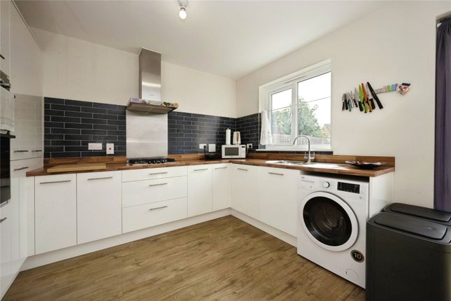 28, Kemsley Drive, Bedfordshire photo 4
