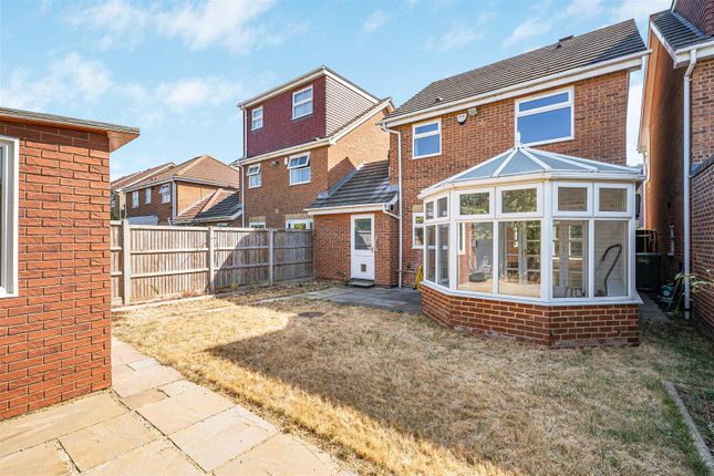 3, Brough Close, Kingston Upon Thames photo 2