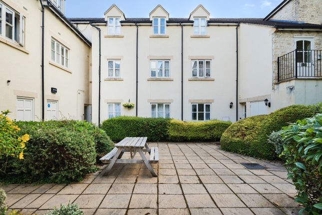 Flat for sale in Tabrams Pitch, Nailsworth, Stroud, Gloucestershire