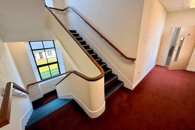 22, Lamellion Court, Liskeard photo 2