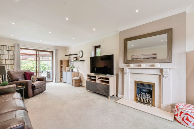 25, Hutton Drive, Lancashire photo 4