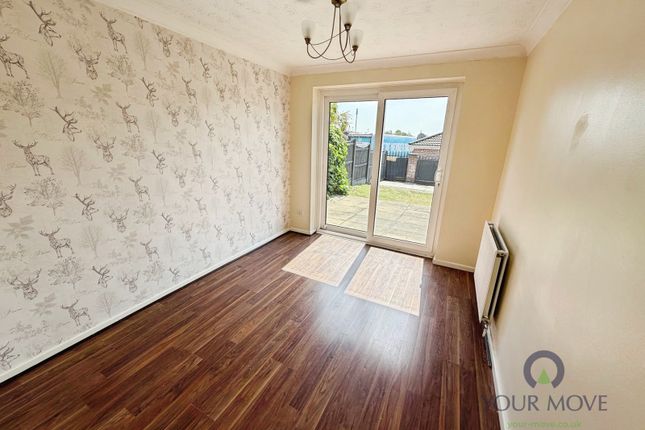 3, Burford Avenue, Waterhayes, Staffordshire photo 4