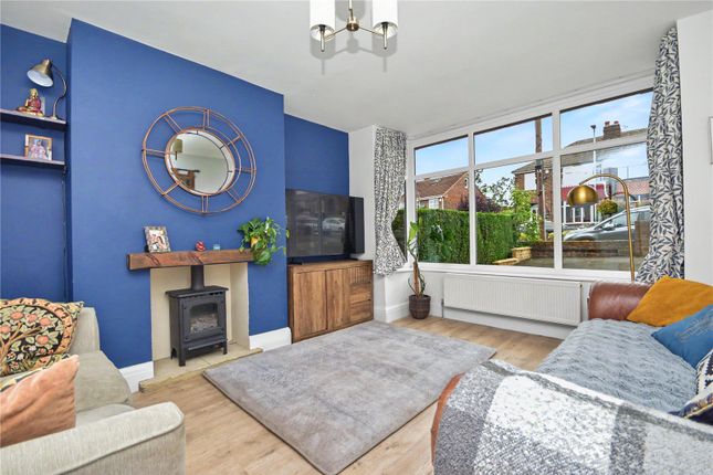 25, Spennithorne Drive, West Yorkshire photo 4
