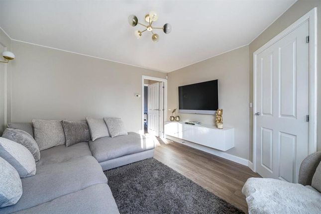 17, Axminster Drive, Worcestershire photo 2