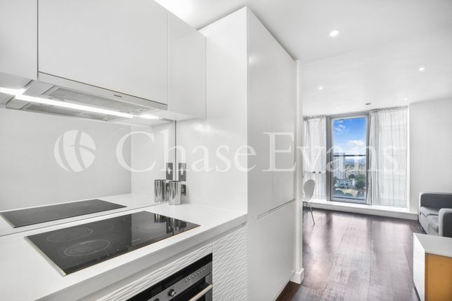 Flat 1802,, East Tower, Canary Wharf photo 4