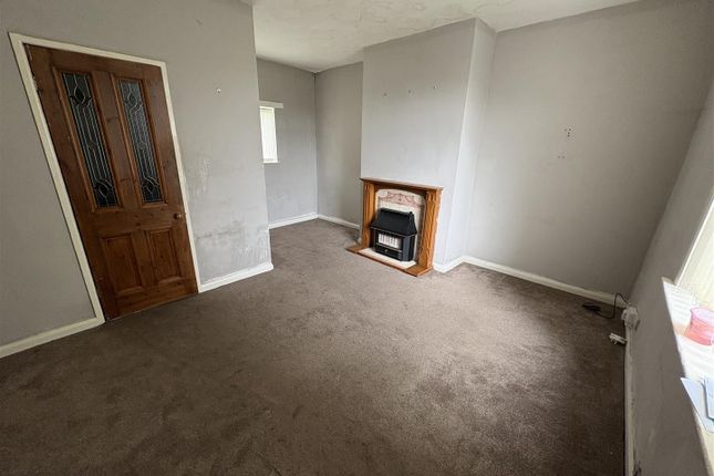 11, Laverack Field, Bradford photo 2
