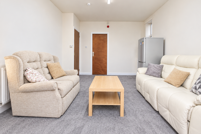 60A, Cardigan Road, Leeds photo 3