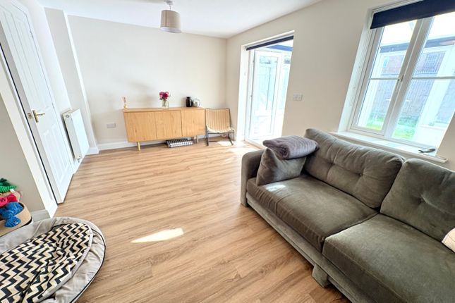 3, Fretter Close, LEICESTER photo 2