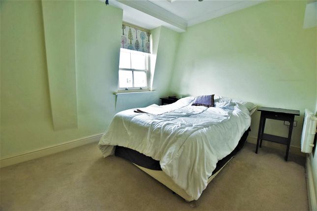 Flat to rent in Abbey Mews, Isleworth