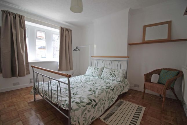 Flat to rent in Edward House, Plantagenet Street, Cardiff