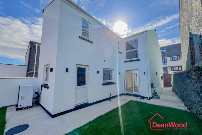 5a, Falcon Cliff Terrace, Isle of Man photo 3