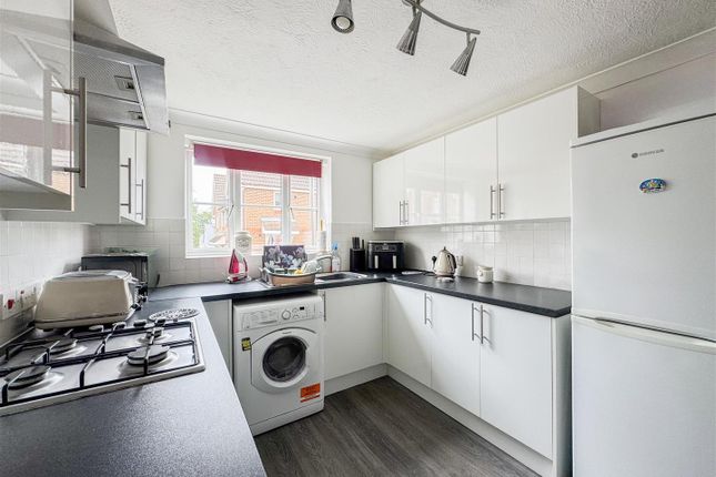 28, Redwell Avenue, Bexhill-On-Sea photo 3